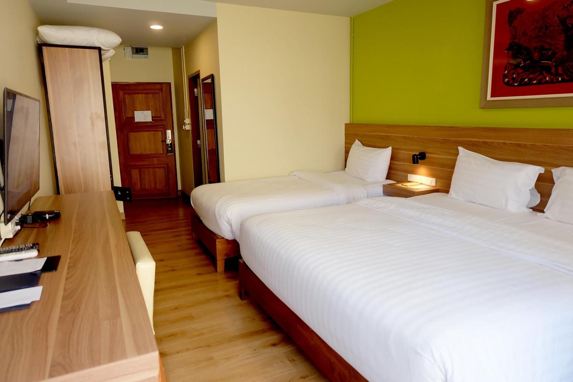 Siri Oriental Bangkok Hotel Room photo