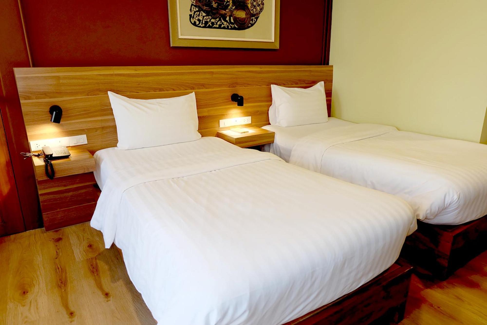 Siri Oriental Bangkok Hotel Room photo